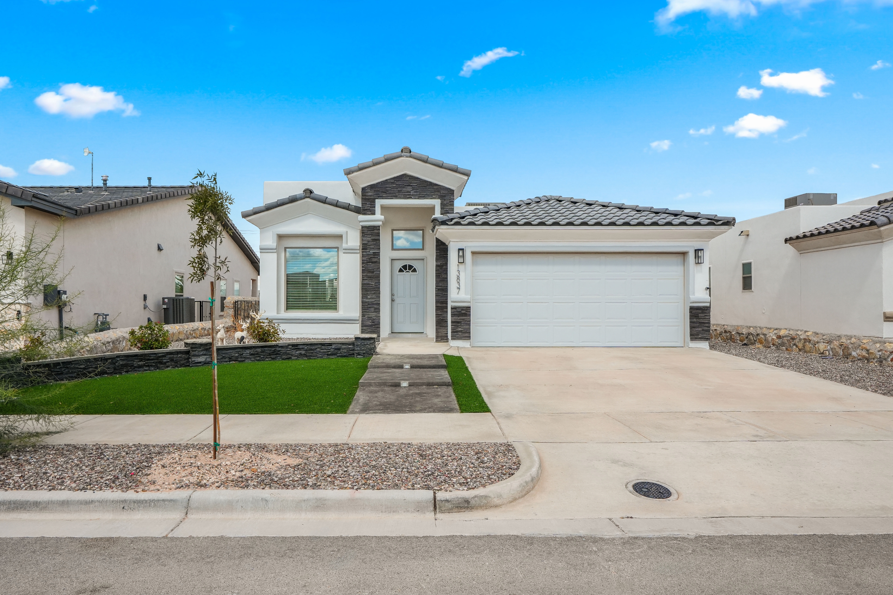 13837 Paseo Bosque Avenue